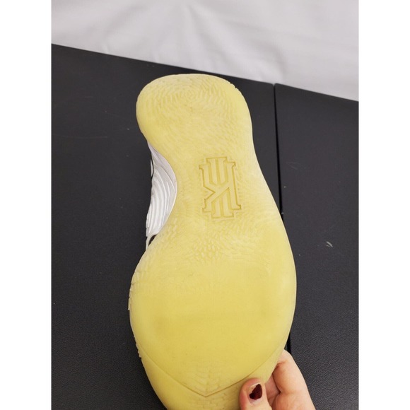 Nike‎ Kyrie Low 3 Eclipse CJ1286-100 Athletic Sneaker White Lace Up Mens Size 10 - Picture 14 of 15